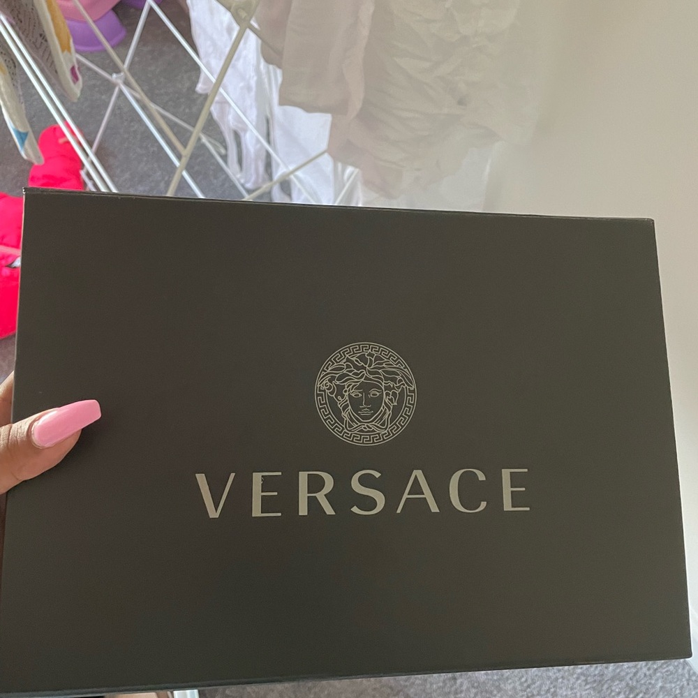 Versace - Picture 2 of 2